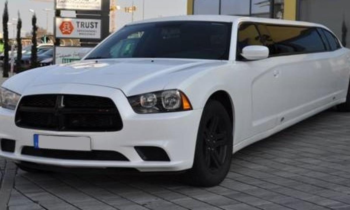 Frankfurt Dodge Charger Limousine