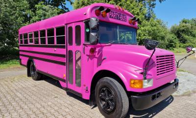 Bonn Pretty in Pink Highschool Partybus