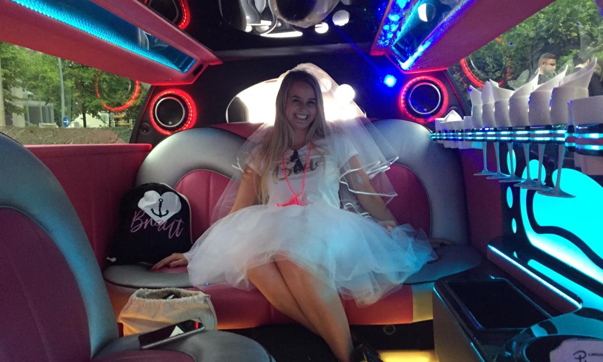 Essen Pretty in Pink Dodge Limo