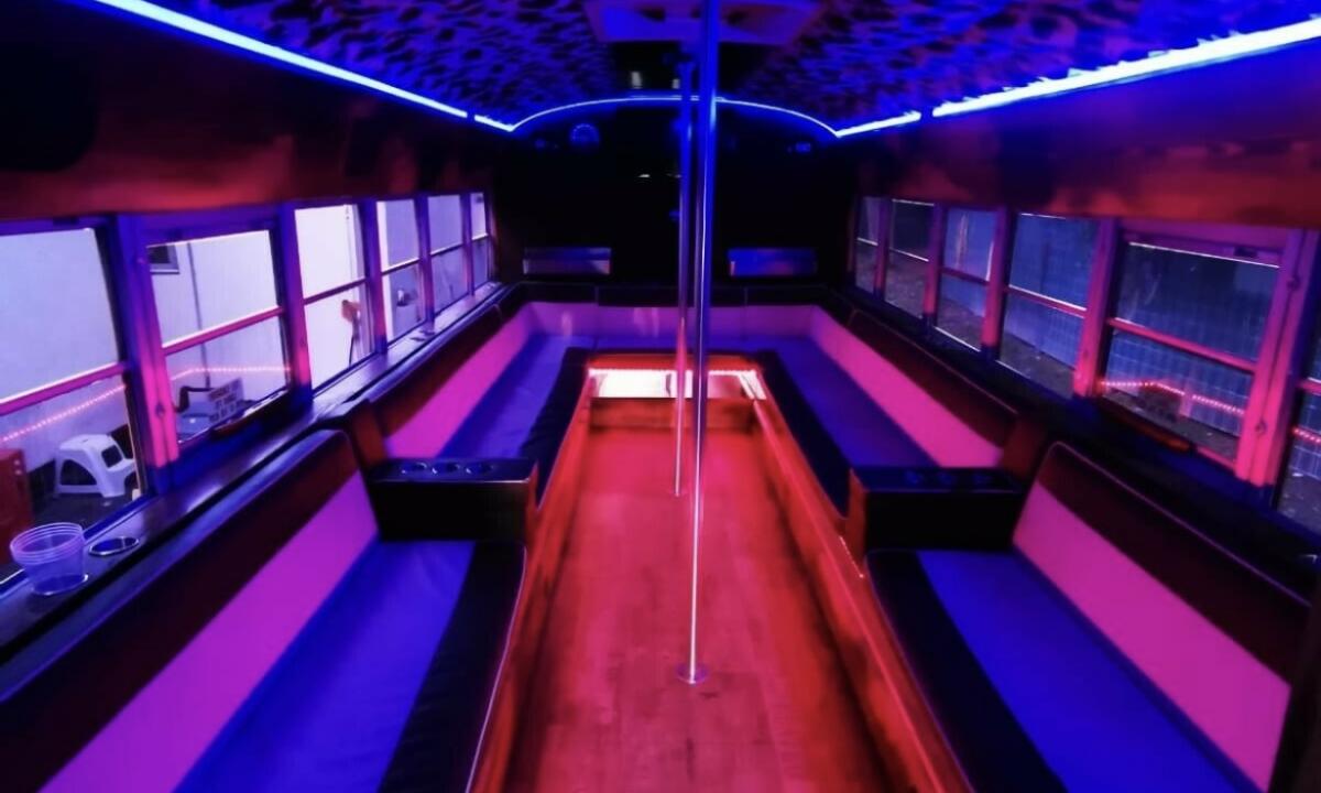 Bonn Highschool Partybus Deluxe
