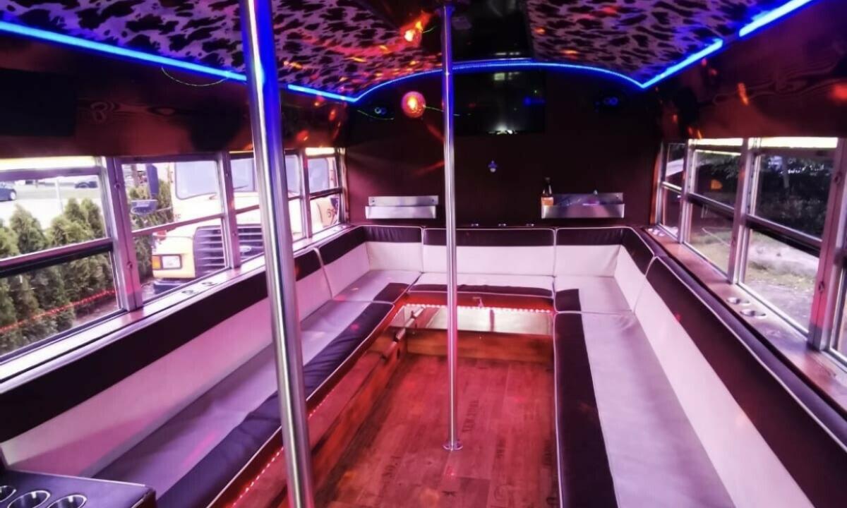 Bonn Highschool Partybus Deluxe
