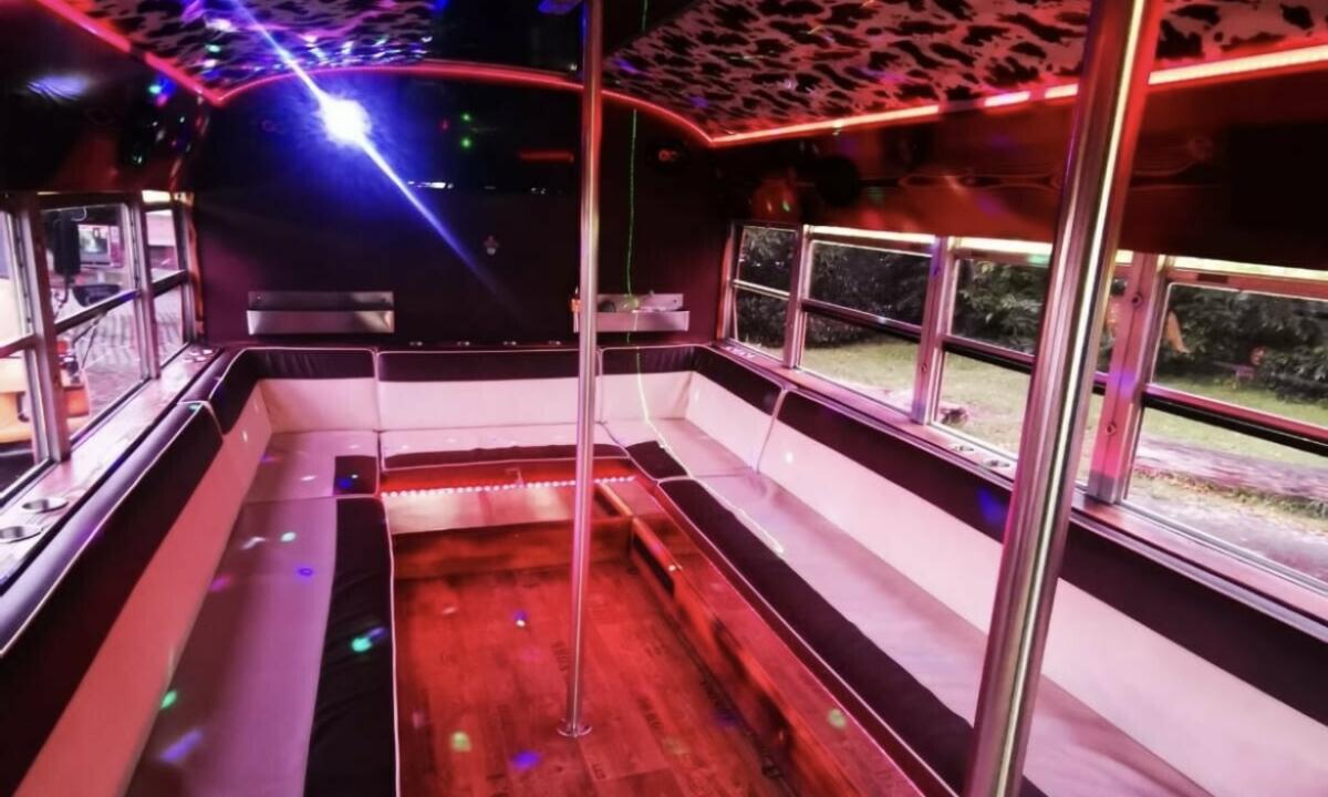 Bonn Highschool Partybus Deluxe