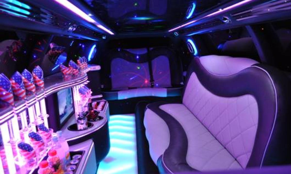 Frankfurt Dodge Charger Limousine