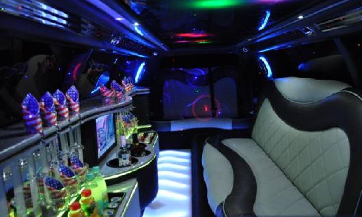 Frankfurt Dodge Charger Limousine