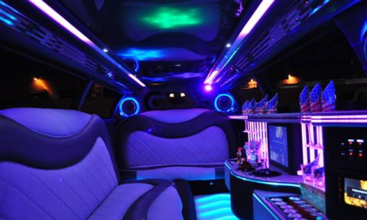 Frankfurt Dodge Charger Limousine